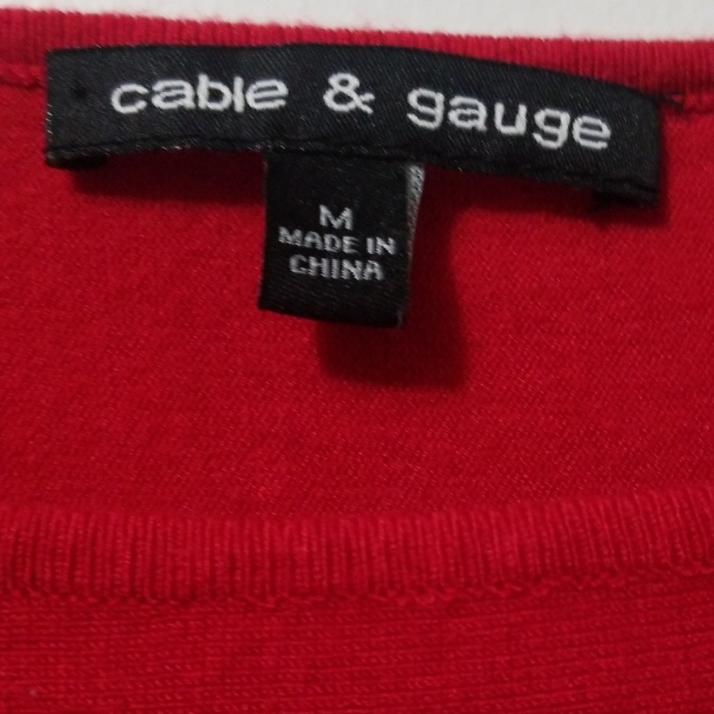 Red sweater - Picture 3 of 3